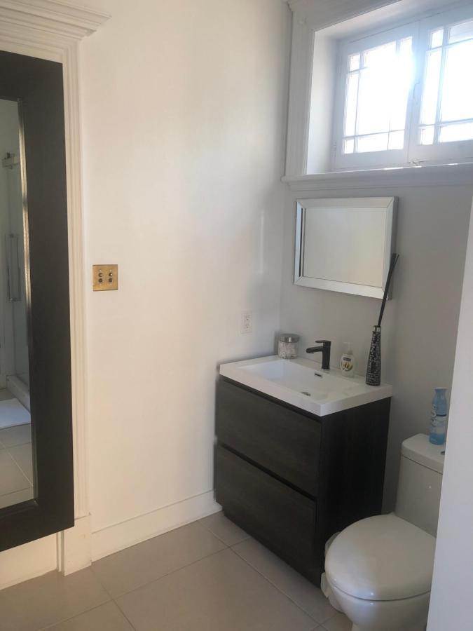 E-Hotel Des Grisons ควิเบกซิตี้ ภายนอก รูปภาพ
