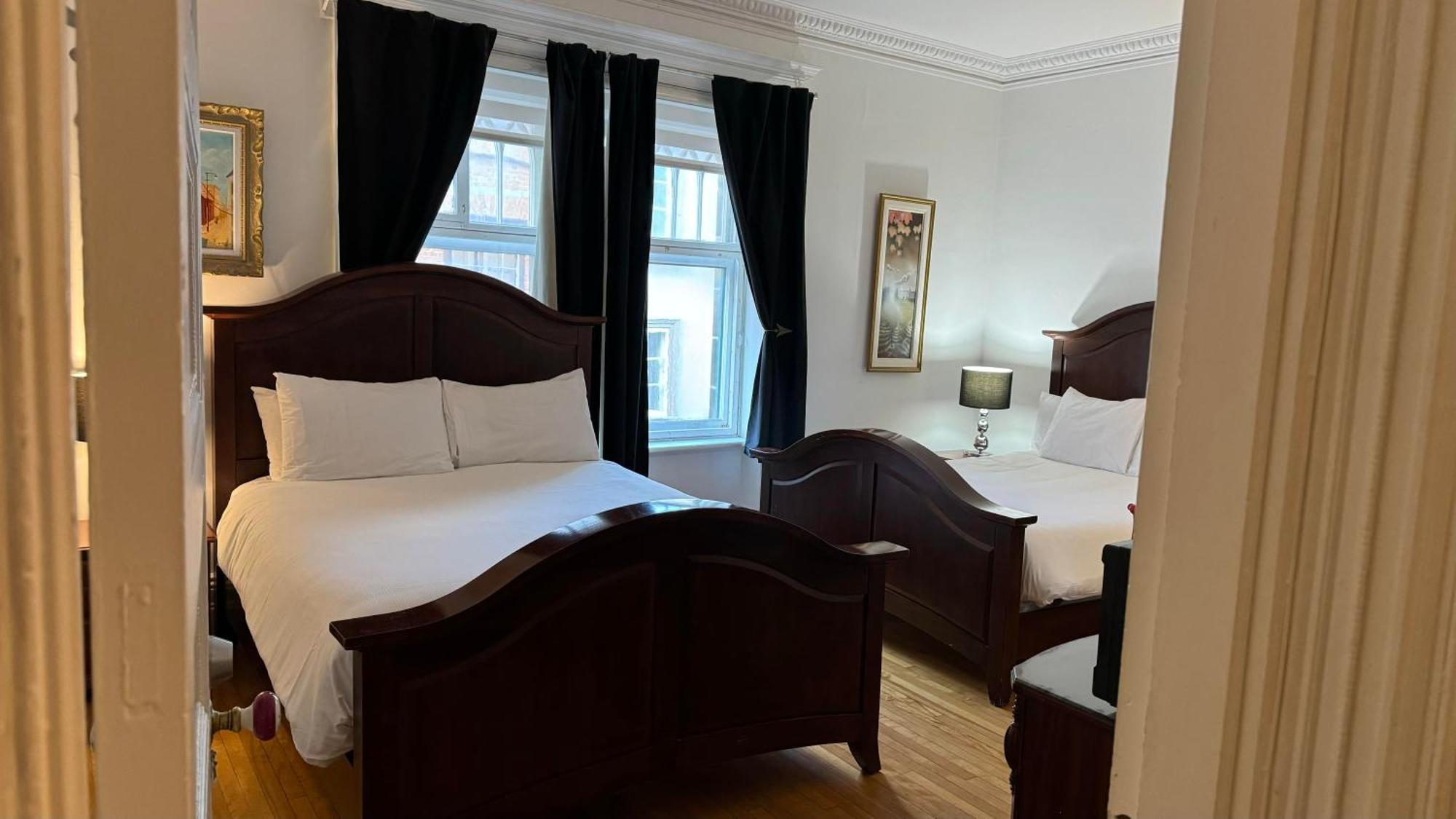 E-Hotel Des Grisons ควิเบกซิตี้ ภายนอก รูปภาพ